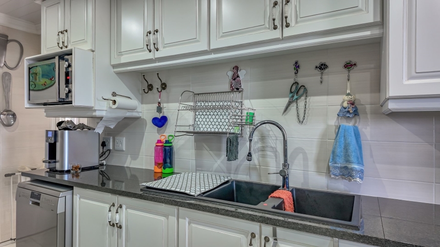 4 Bedroom Property for Sale in Monte Christo Western Cape